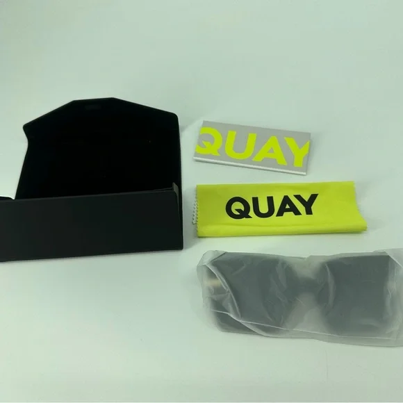 Quay Notorious Black Oversized Square Sunglasses Black Frame / Smoke Lens New - Picture 7 of 14